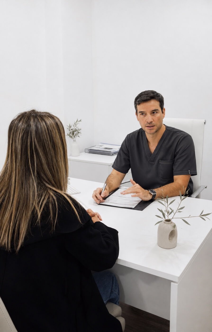 Dr. Cristian Solís, médico estético en Barcelona
