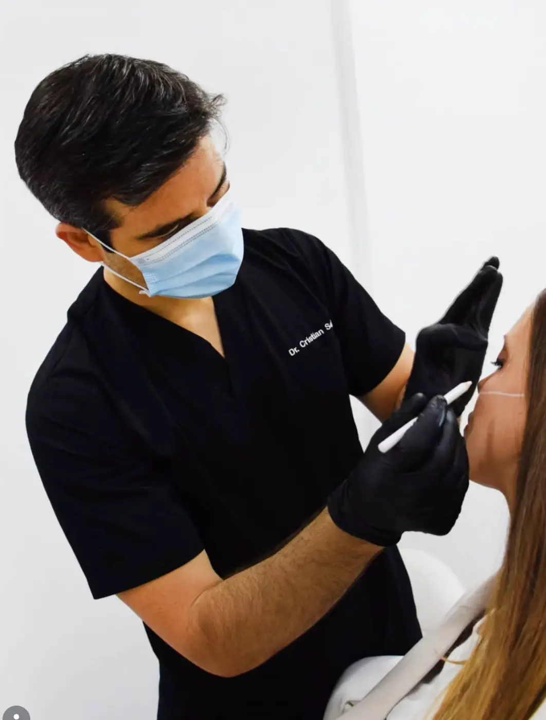 Tratamiento de medicina estética realizado por el Dr. Cristian Solís en LaClinic Barcelona